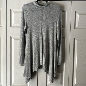 Gray short turtle neck long sleeve top